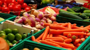 أسعار الخضروات والفاكهة في سوق العبور اليوم.. صعود الطماطم